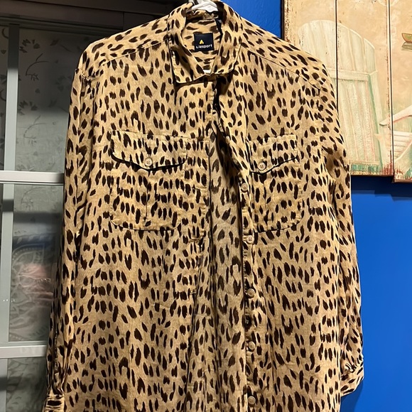Liz sport animal style print blouse size med - Picture 3 of 3